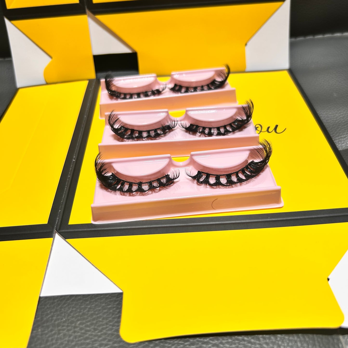 CLASSIC STRIP LASHES