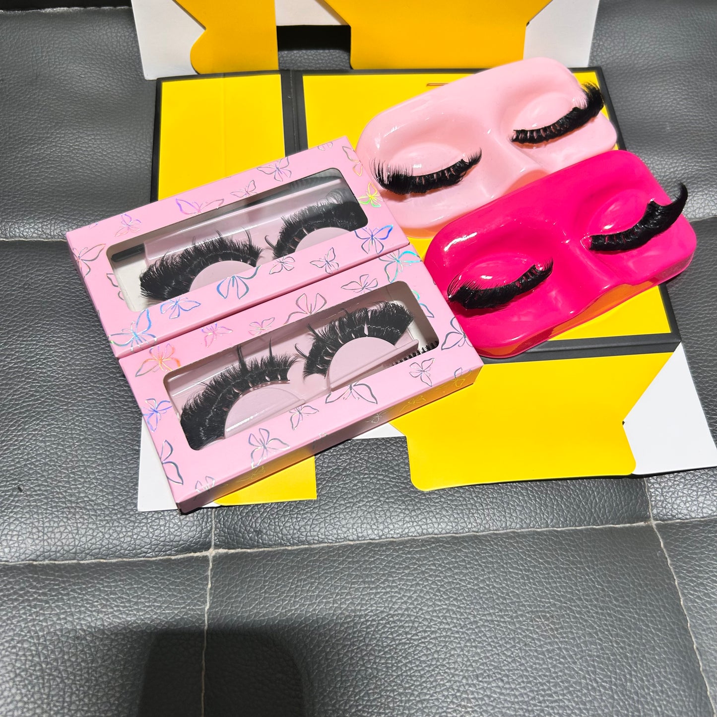 VOLUME STRIP LASHES